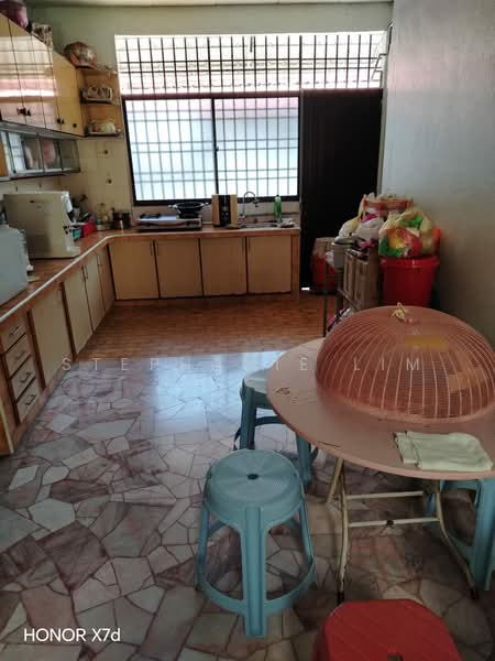 Jalan Hikmat Jelutong untuk Untuk Dijual - RM 1,180,000, Mac 2026 - Kitchen - PropertyGuru.com.my