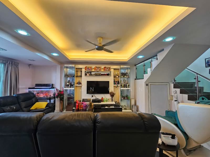 2-storey Terraced House for Sale in Lestari Putra (Seri Kembangan) - Alan Chan - Living Room - PropertyGuru.com.my