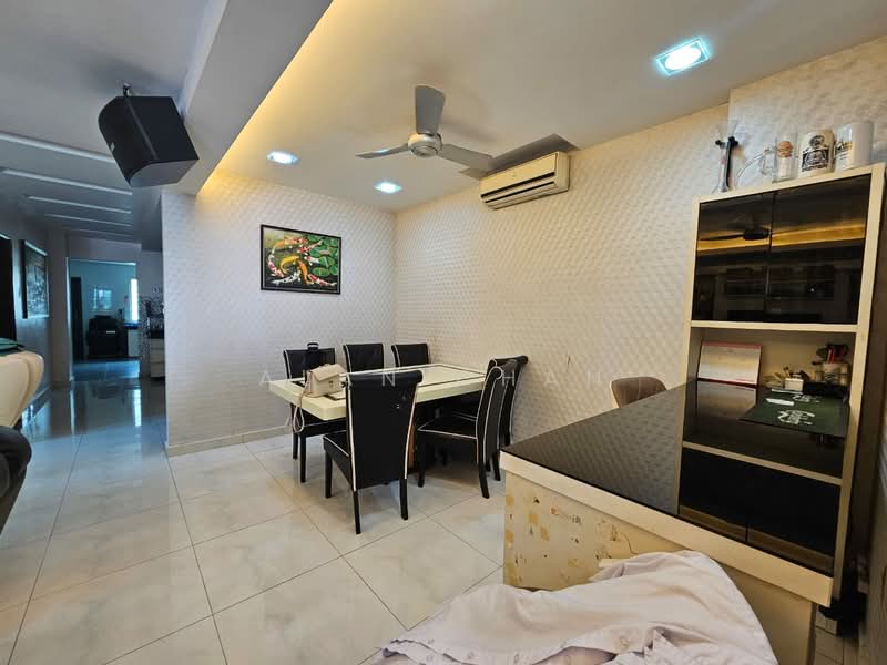 2-storey Terraced House for Sale in Lestari Putra (Seri Kembangan) - Alan Chan - Dining Room - PropertyGuru.com.my