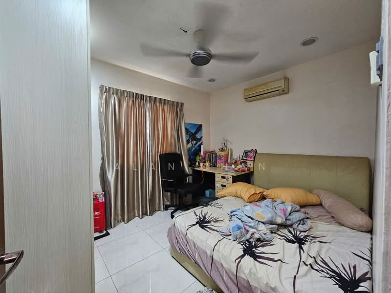 2-storey Terraced House for Sale in Lestari Putra (Seri Kembangan) - Alan Chan - Bedroom - PropertyGuru.com.my