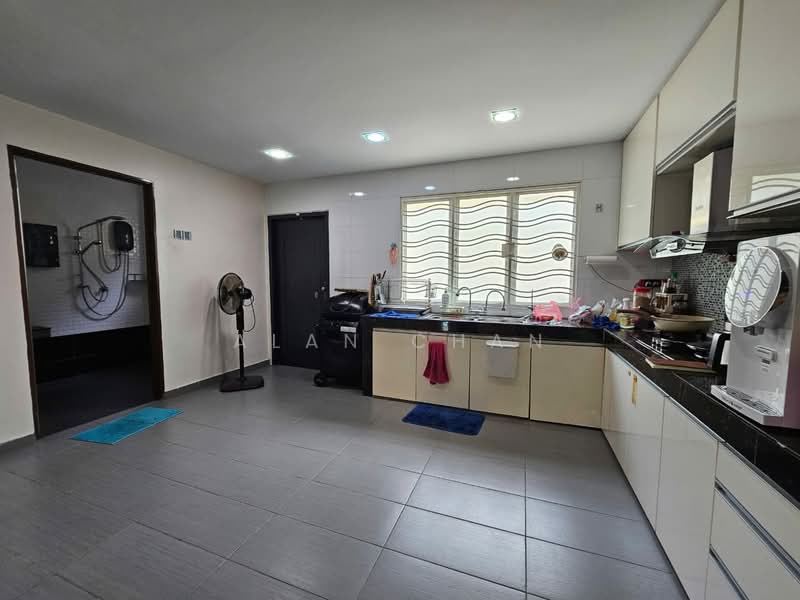 2-storey Terraced House for Sale in Lestari Putra (Seri Kembangan) - Alan Chan - Kitchen - PropertyGuru.com.my