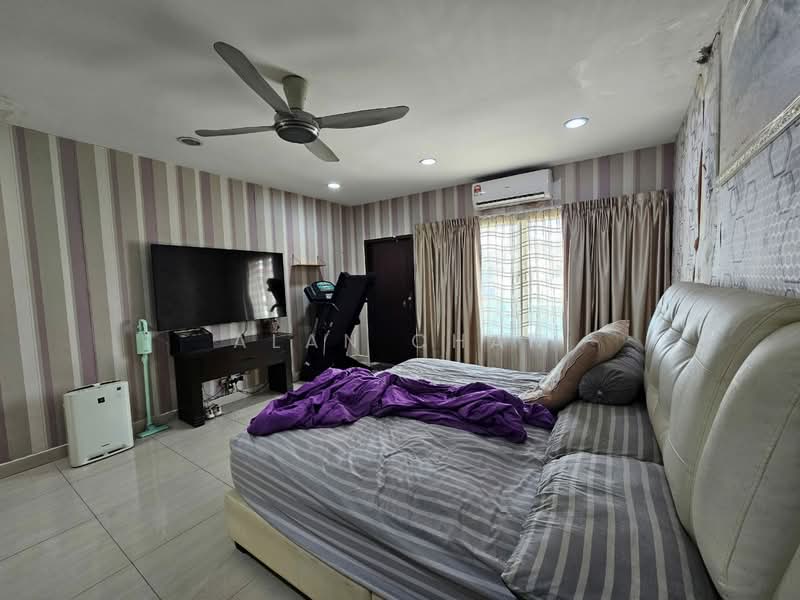2-storey Terraced House for Sale in Lestari Putra (Seri Kembangan) - Alan Chan - Bedroom - PropertyGuru.com.my