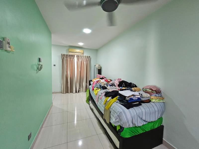 2-storey Terraced House for Sale in Lestari Putra (Seri Kembangan) - Alan Chan - Bedroom - PropertyGuru.com.my