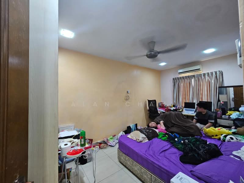2-storey Terraced House for Sale in Lestari Putra (Seri Kembangan) - Alan Chan - Bedroom - PropertyGuru.com.my