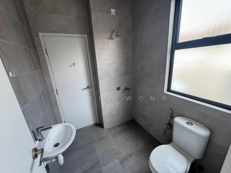 2-storey Terraced House for Sale in Bandar Gamuda Gardens (Rawang) - Jessie Wong - Bathroom - PropertyGuru.com.my