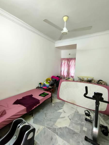 Semi-Detached House for Sale in Bandar Country Homes (Rawang) - Jessie Wong - Bedroom - PropertyGuru.com.my