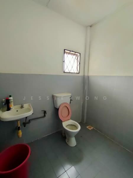 Semi-Detached House for Sale in Bandar Country Homes (Rawang) - Jessie Wong - Bathroom - PropertyGuru.com.my