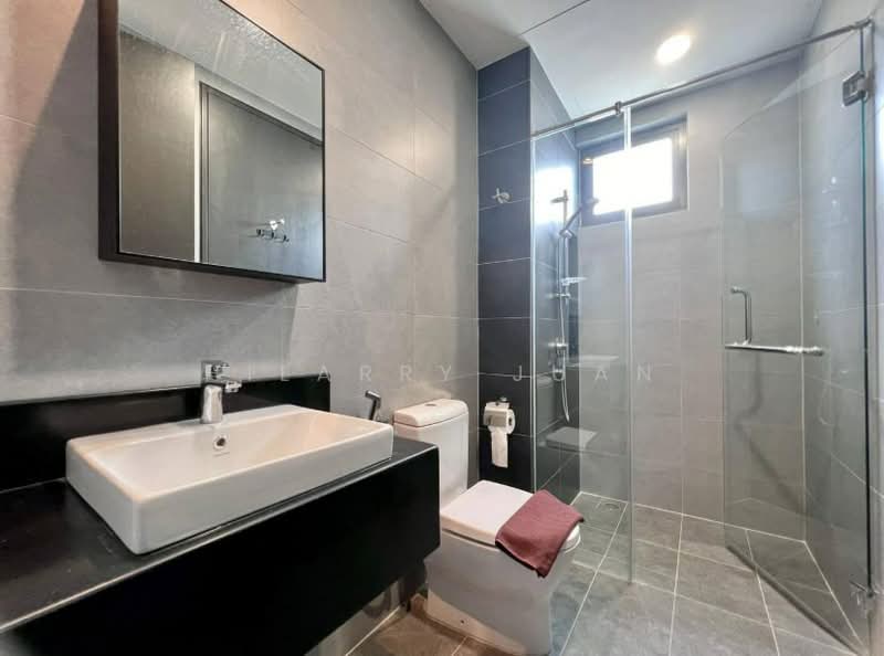 Service Residence for Rent at V Residence 2 @ Sunway Velocity - Hilarry Juan - Bathroom - PropertyGuru.com.my