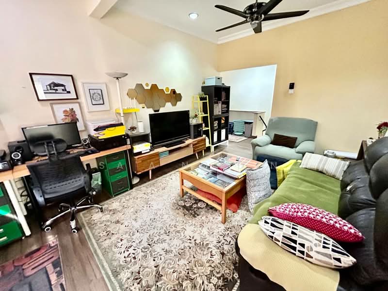 2-storey Terraced House for Sale in Taman Sri Andalas (Klang) - Sa'a Nordin - Living Room - PropertyGuru.com.my