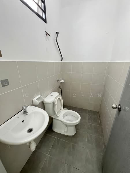 Taman Scientex Utama untuk Untuk Dijual - RM 575,000, Mac 2026 - Bathroom - PropertyGuru.com.my