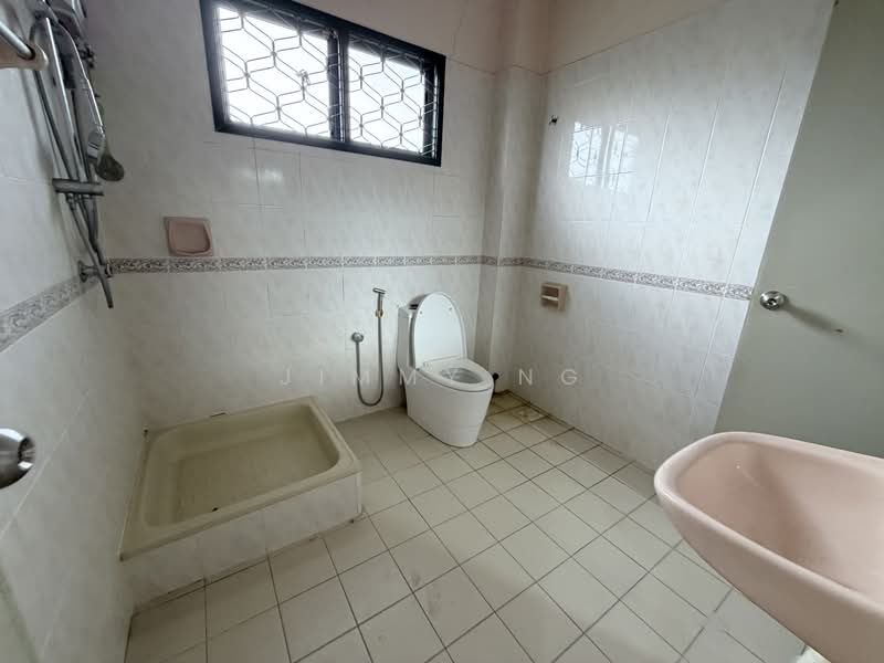 Semi-Detached House for Sale in Bandar Tun Hussein Onn (Cheras) - Jimmy Ng - Bathroom - PropertyGuru.com.my