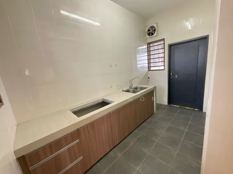 Semi-Detached House for Sale in Kota Emerald (Rawang) - Jessie Wong - Kitchen - PropertyGuru.com.my