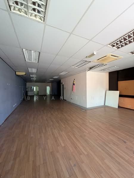 4.5 STOREY BUILDING 9869SF WITH LIFT RENT ABU SITI LANE GEORGETOWN untuk Untuk Disewa - RM 25,000 /bulan, Mac 2026 - Interior - PropertyGuru.com.my