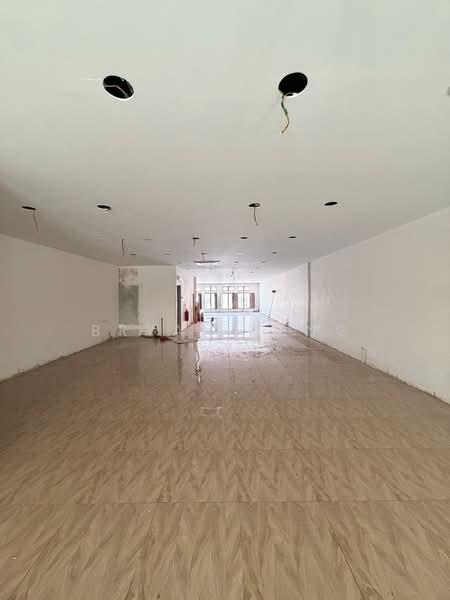 4.5 STOREY BUILDING 9869SF WITH LIFT RENT ABU SITI LANE GEORGETOWN untuk Untuk Disewa - RM 25,000 /bulan, Mac 2026 - Interior - PropertyGuru.com.my