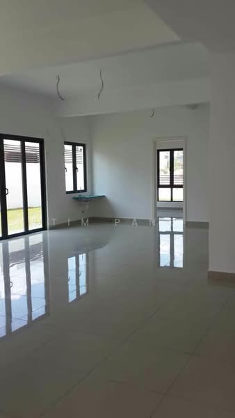 Rumah Berkembar untuk Dijual di Bandar Sungai Long (Selangor) - Tim Pang - Living Room - PropertyGuru.com.my