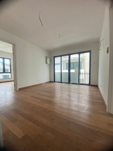 Rumah Berkembar untuk Dijual di Bandar Sungai Long (Selangor) - Tim Pang - Living Room - PropertyGuru.com.my