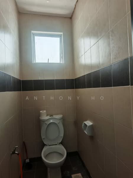 Shop / Office for Rent in Puchong (Selangor) - Anthony Ho - Bathroom - PropertyGuru.com.my
