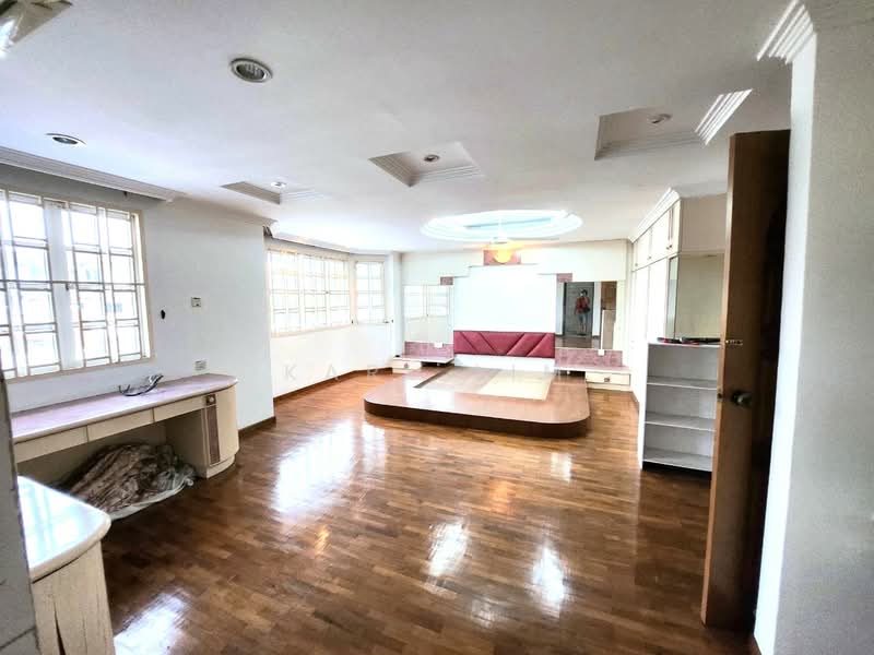 Semi-Detached House for Sale in Taman Pelangi (Johor Bahru) - Karl Lim - Bedroom - PropertyGuru.com.my