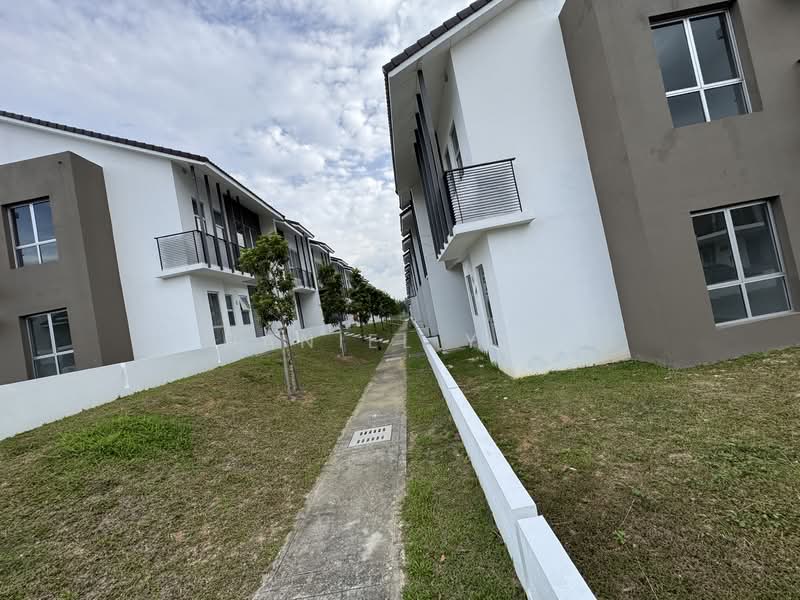 Terraced House for Sale in Batu Arang (Selangor) - Daniel Yap - Exterior - PropertyGuru.com.my