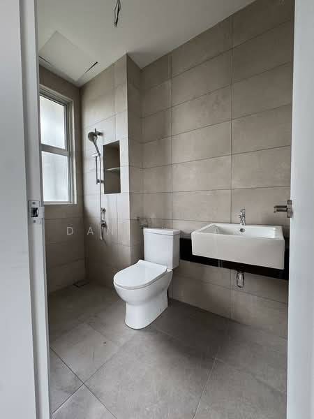 Terraced House for Sale in Batu Arang (Selangor) - Daniel Yap - Bathroom - PropertyGuru.com.my