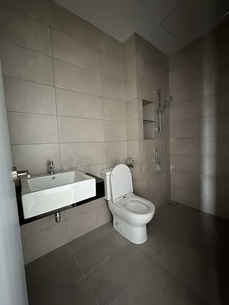 Terraced House for Sale in Batu Arang (Selangor) - Daniel Yap - Bathroom - PropertyGuru.com.my