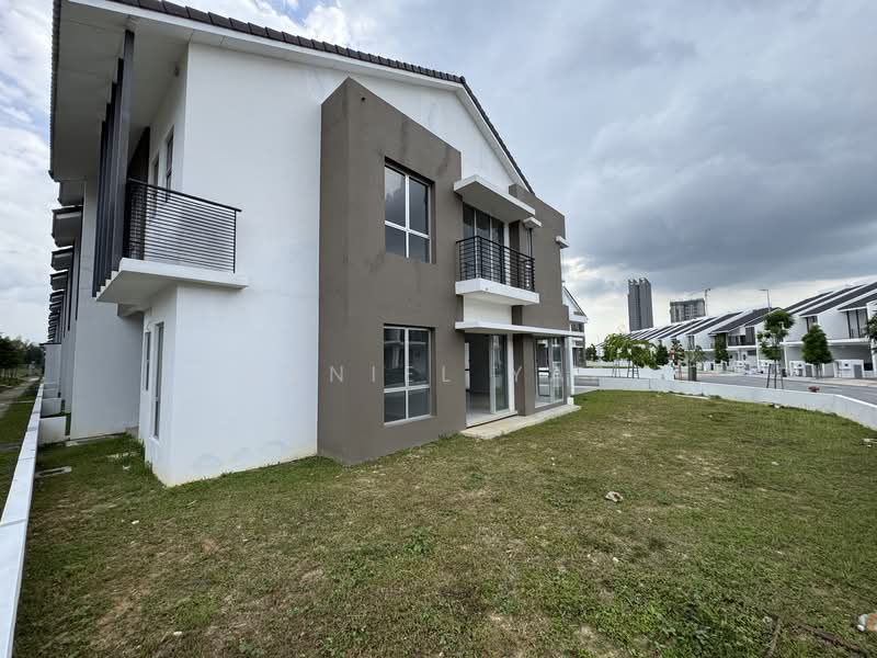 Terraced House for Sale in Batu Arang (Selangor) - Daniel Yap - Exterior - PropertyGuru.com.my