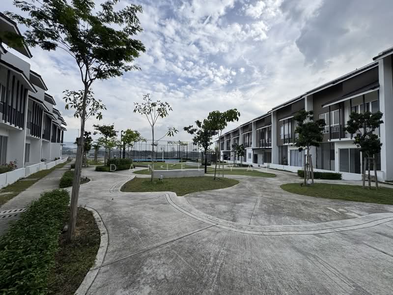 Terraced House for Sale in Batu Arang (Selangor) - Daniel Yap - Exterior - PropertyGuru.com.my
