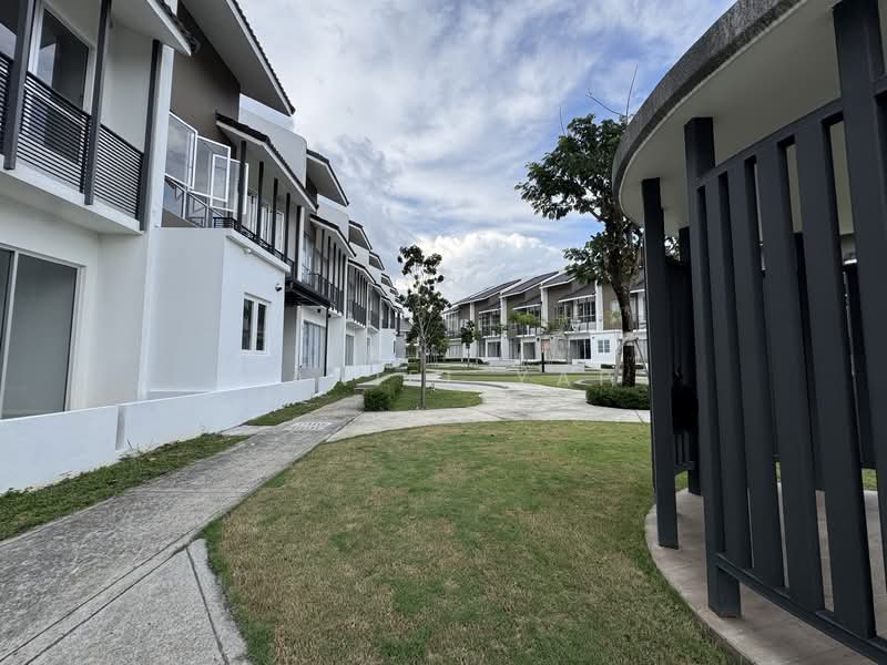 Terraced House for Sale in Batu Arang (Selangor) - Daniel Yap - Exterior - PropertyGuru.com.my