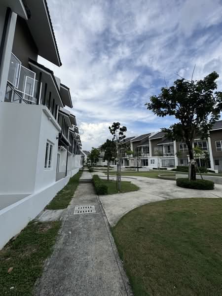 Terraced House for Sale in Batu Arang (Selangor) - Daniel Yap - Exterior - PropertyGuru.com.my