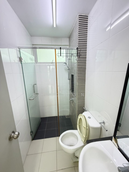 3-storey Terraced House for Rent in Bukit Raja (Selangor) - KH Chong - Bathroom - PropertyGuru.com.my