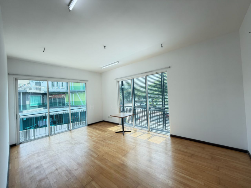 3-storey Terraced House for Rent in Bukit Raja (Selangor) - KH Chong - Living Room - PropertyGuru.com.my