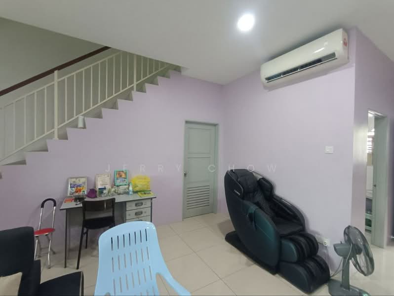 HALAMAN PENGKALAN INDAH untuk Untuk Dijual - RM 480,000, Mac 2026 - Living Room - PropertyGuru.com.my
