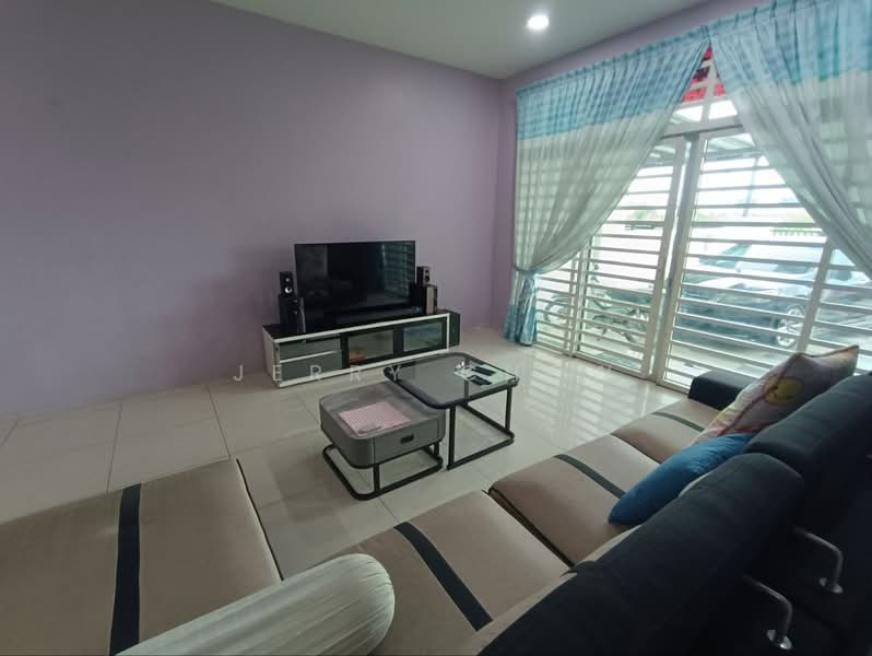 HALAMAN PENGKALAN INDAH untuk Untuk Dijual - RM 480,000, Mac 2026 - Living Room - PropertyGuru.com.my
