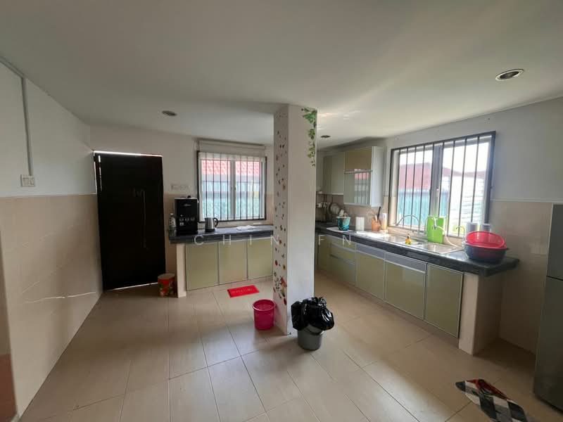 Bungalow for Sale in Taman Krubong Perdana (Krubong) - CHIN FN - Kitchen - PropertyGuru.com.my
