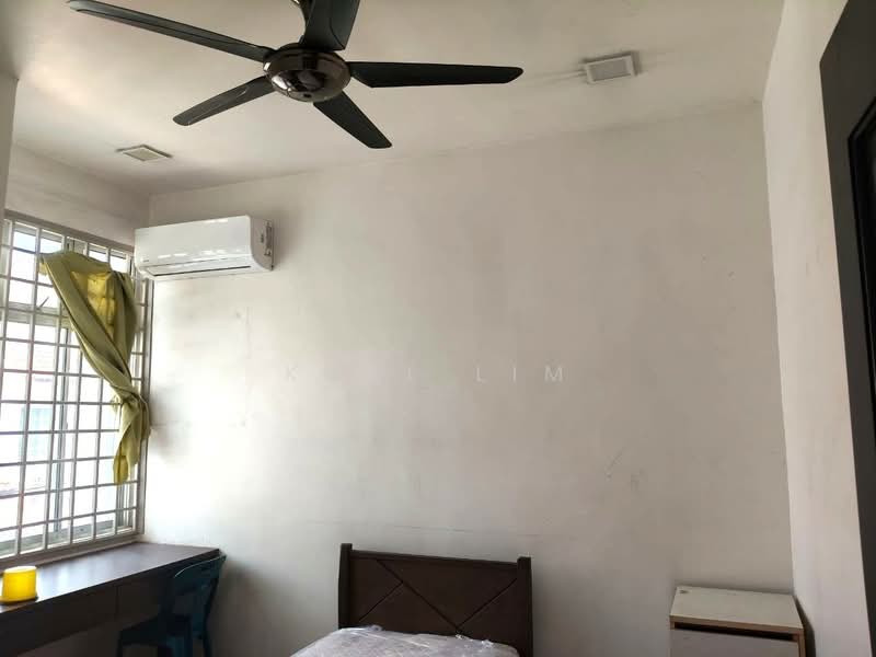 2.5-storey Terraced House for Sale in Taman Bukit Jaya (Ulu Tiram) - Karl Lim - Bedroom - PropertyGuru.com.my