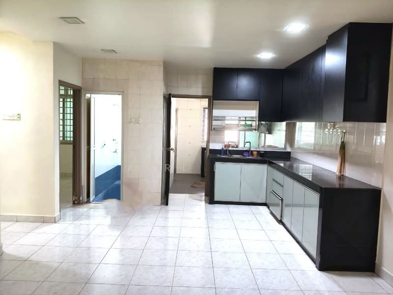 2.5-storey Terraced House for Sale in Taman Bukit Jaya (Ulu Tiram) - Karl Lim - Kitchen - PropertyGuru.com.my