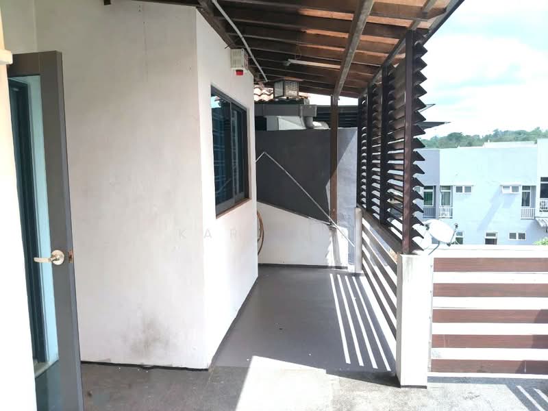 2.5-storey Terraced House for Sale in Taman Bukit Jaya (Ulu Tiram) - Karl Lim - Balcony - PropertyGuru.com.my