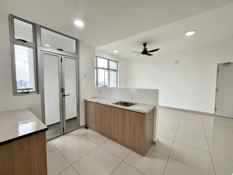 Service Residence for Rent at Midas @ Seri Alam - Jordan . - Kitchen - PropertyGuru.com.my