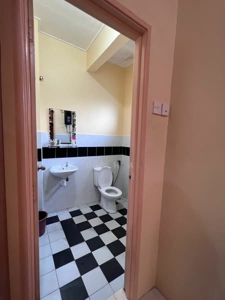 Terraced House for Sale in Pasir Gudang (Johor) - Usha - Bathroom - PropertyGuru.com.my