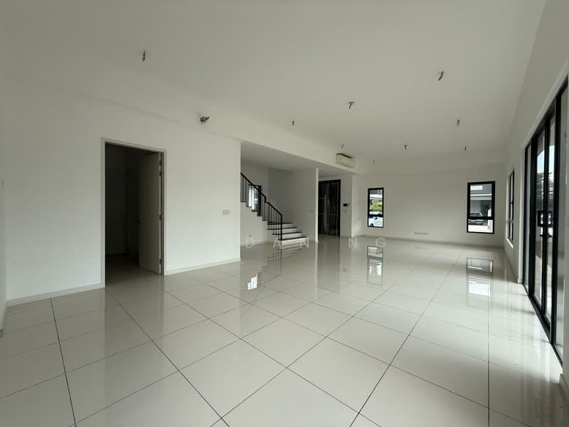 Semi-Detached House for Sale in Telok Panglima Garang (Selangor) - Jordan Ng - Living Room - PropertyGuru.com.my