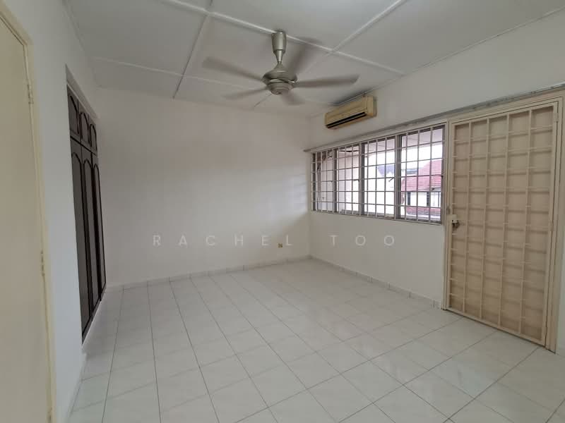 2-storey Terraced House for Sale in SS18 (Subang Jaya) - Rachel Too - Living Room - PropertyGuru.com.my