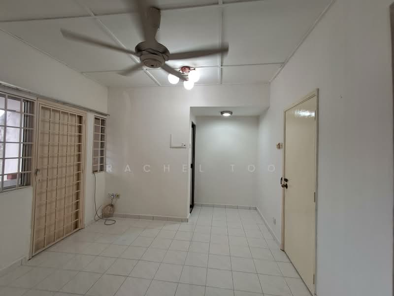 2-storey Terraced House for Sale in SS18 (Subang Jaya) - Rachel Too - Living Room - PropertyGuru.com.my