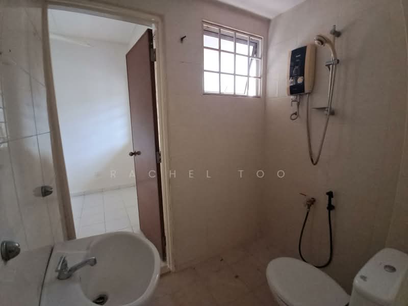 2-storey Terraced House for Sale in SS18 (Subang Jaya) - Rachel Too - Bathroom - PropertyGuru.com.my
