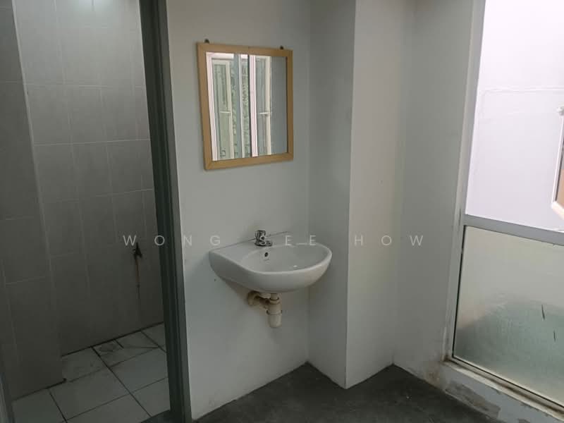 Bandar Puteri, Puchong, Selangor untuk Untuk Disewa - RM 1,700 /bulan, Mac 2026 - Bathroom - PropertyGuru.com.my