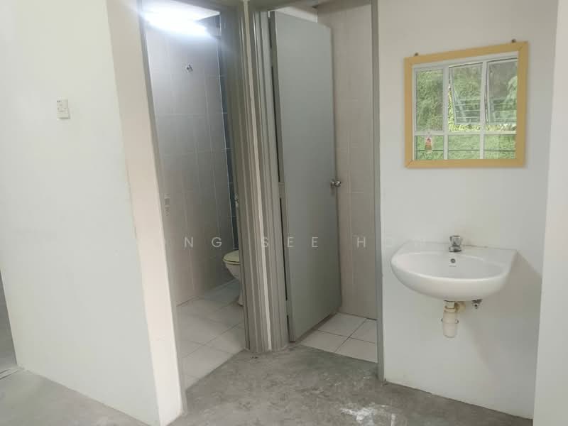 Bandar Puteri, Puchong, Selangor untuk Untuk Disewa - RM 1,700 /bulan, Mac 2026 - Bathroom - PropertyGuru.com.my