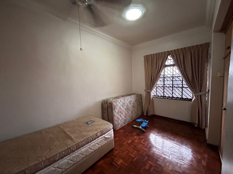 Semi-Detached House for Sale in Taman Anggerik (Tampoi) - Hong . - Bedroom - PropertyGuru.com.my