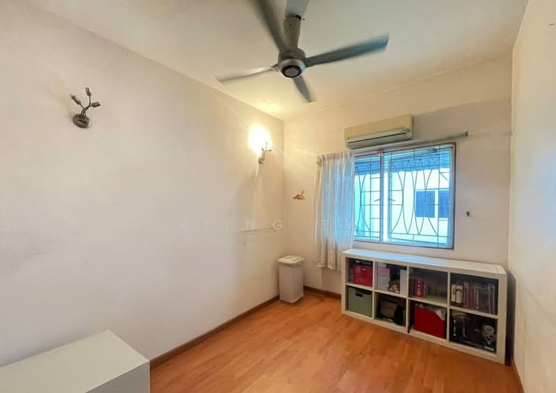 Rumah Teres 3-Tingkat untuk Dijual di Taman Tasik Indah Mewah (Batu) - Kiing TW - Bedroom - PropertyGuru.com.my