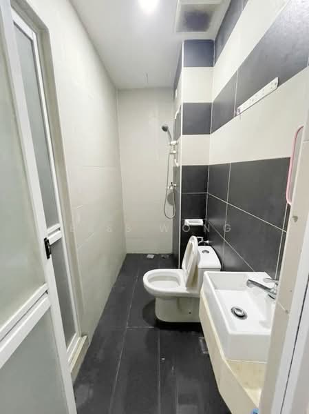 Service Residence for Rent at D'Secret Garden (Pangsapuri Kempas Indah) - Bess Wong - Bathroom - PropertyGuru.com.my
