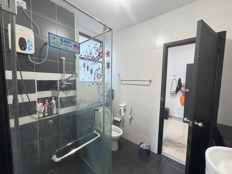 Apartment for Sale at Seri Austin Residence (Pangsapuri Seri Austin) - Caven Chan - Bathroom - PropertyGuru.com.my