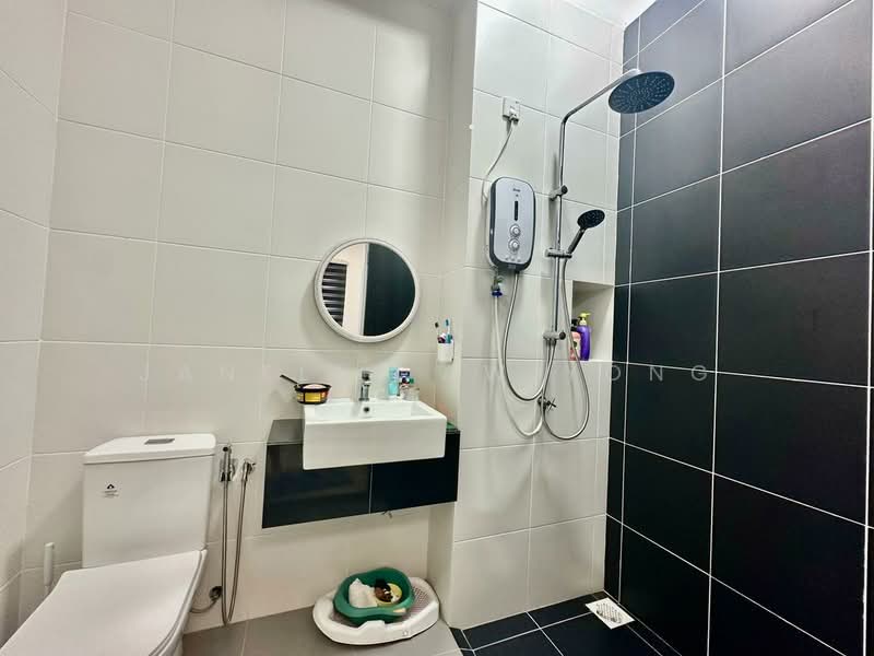 Rumah Teres 2 Tingkat untuk Dijual di Iskandar Puteri (Nusajaya) (Johor) - Janelle Aw Yong - Bathroom - PropertyGuru.com.my